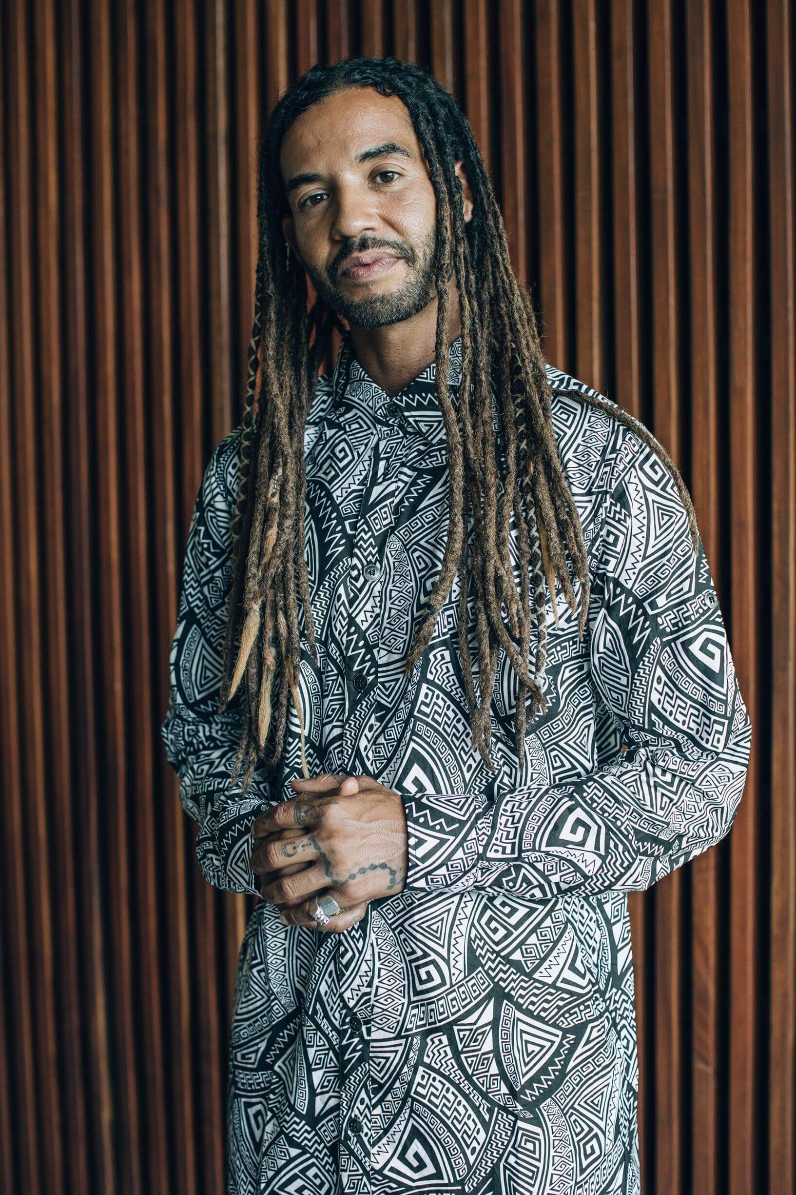 VALO SPIRIT PANTAI Black & White Tribal - A classic slim fit button up shirt with unique print - VALO Design Clothing