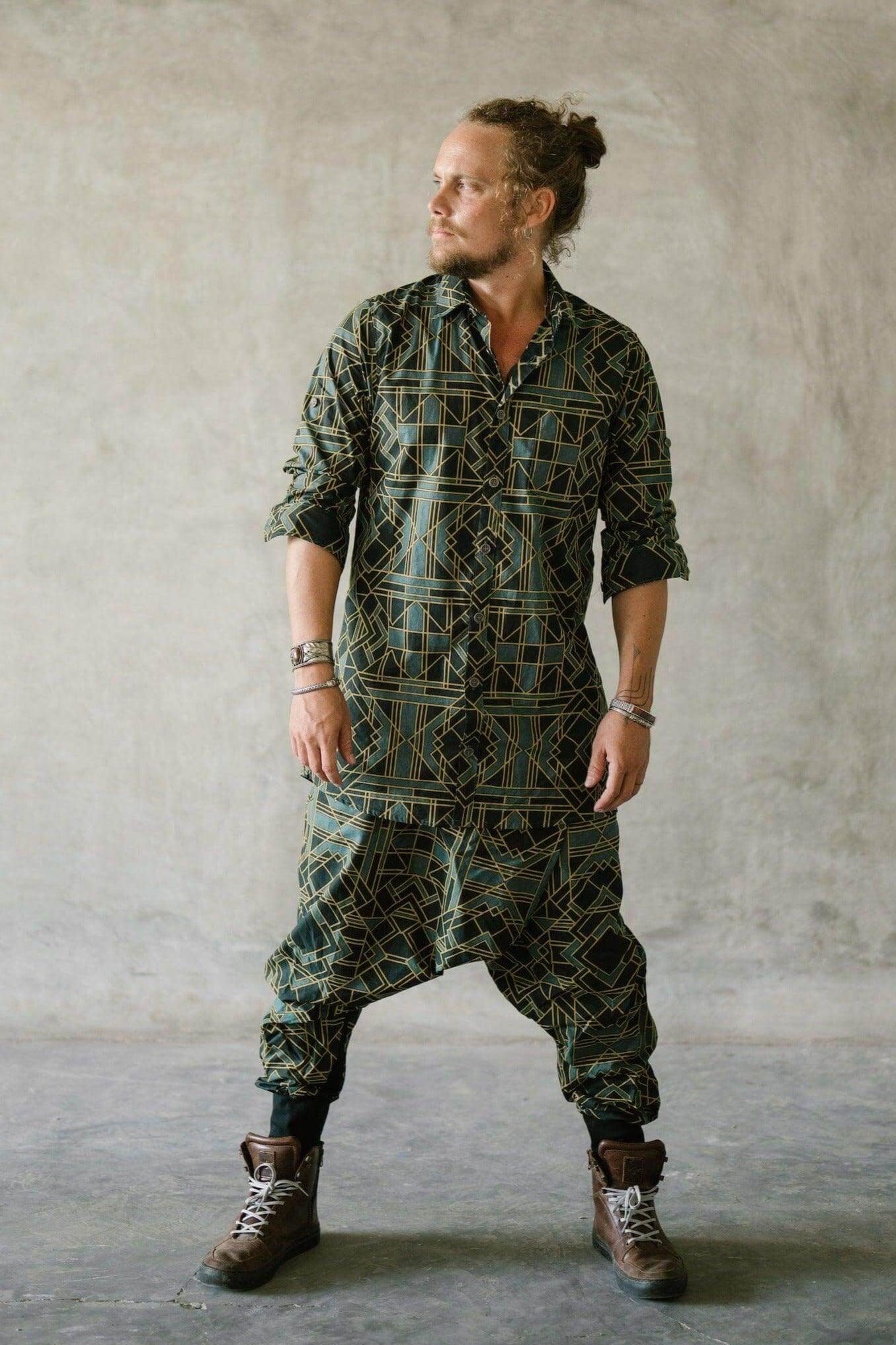 VALO Design Clothing Shirts VALO SPIRIT PANTAI Green Geometric - A classic slim fit button up shirt with unique print