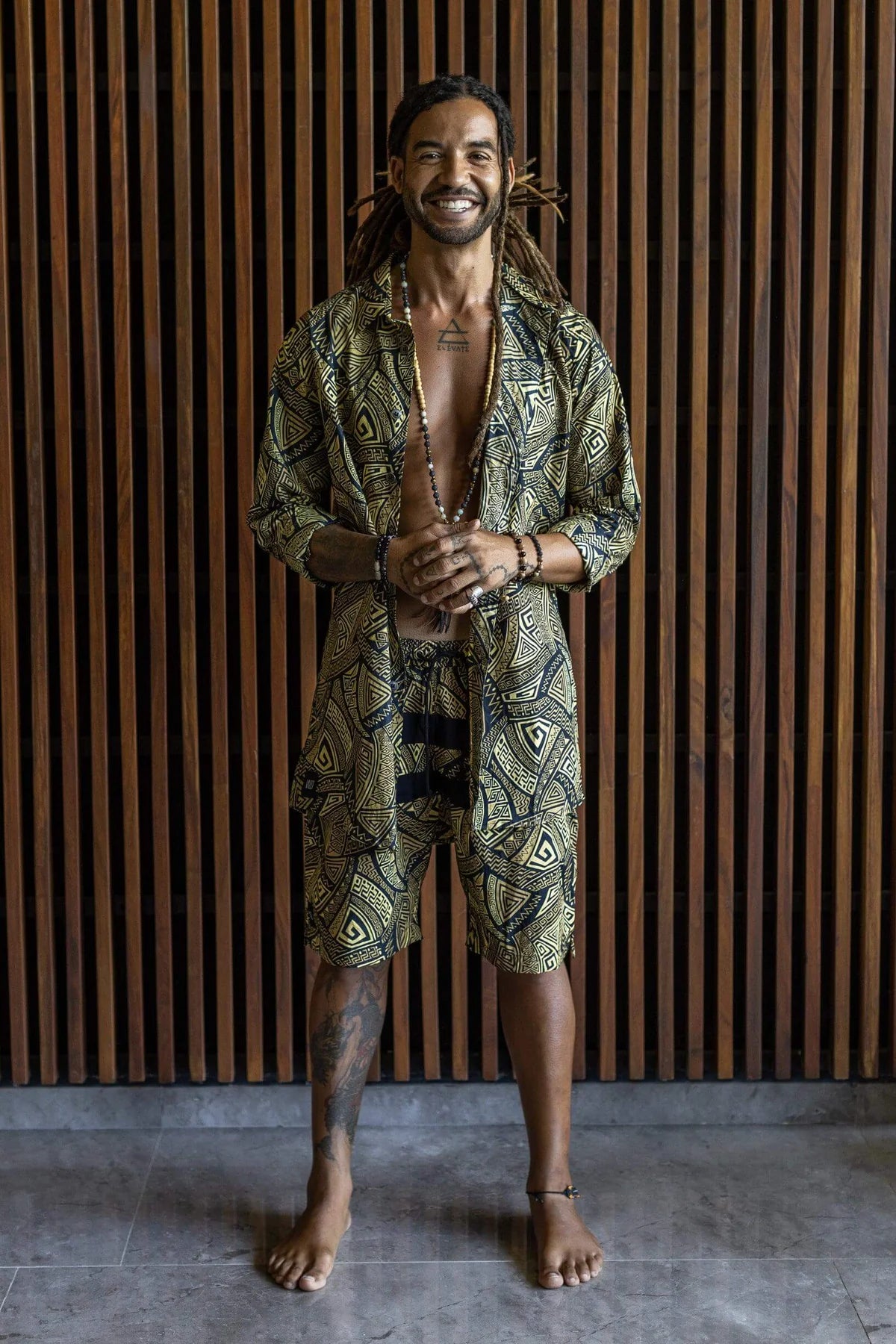 Valo Spirit Pantai Black and Gold