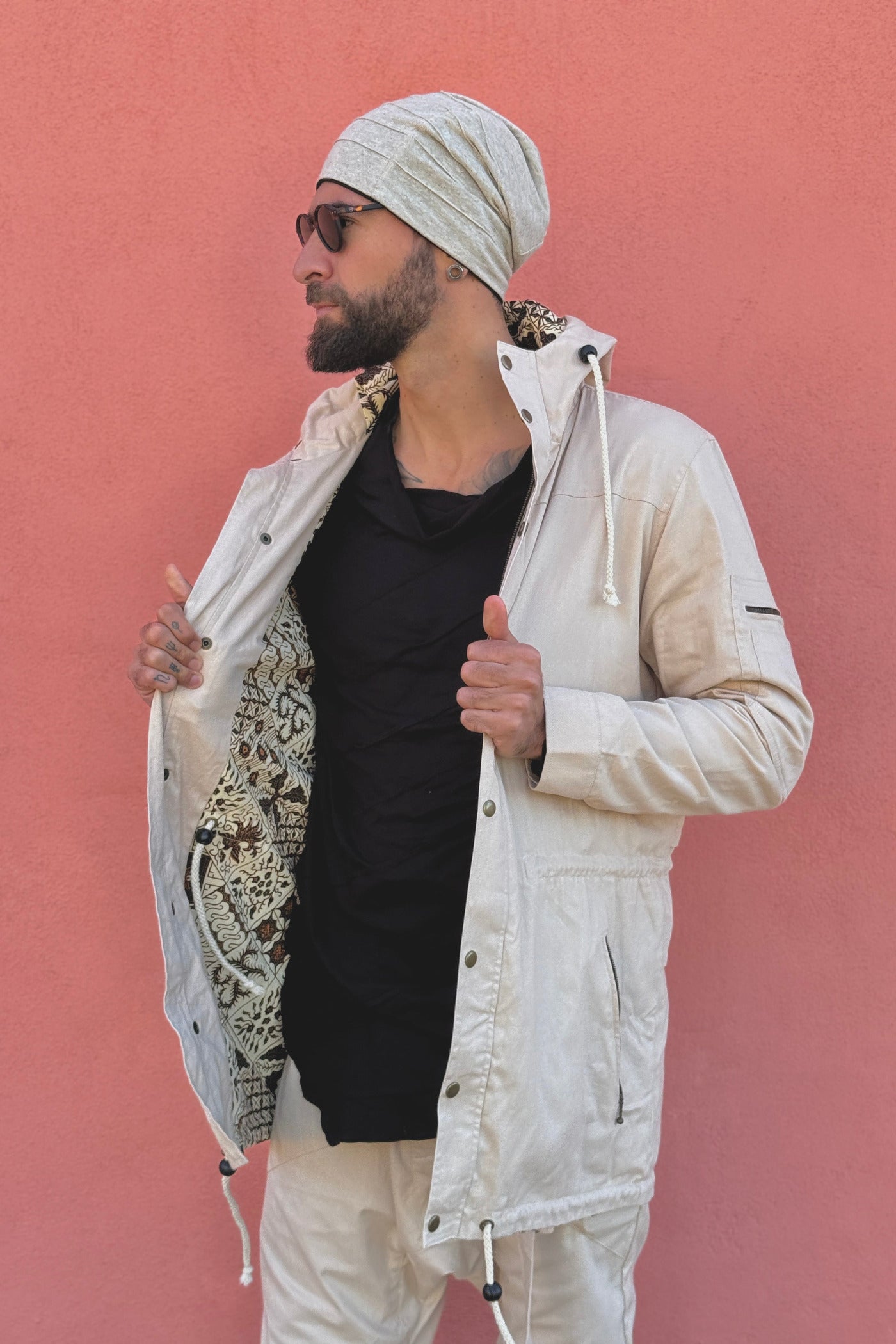 VALO Design Jackets LUONTO - Medium-Long 100% cotton jacket with impressive VALO print art by artist Timo Nummela on the interior layer