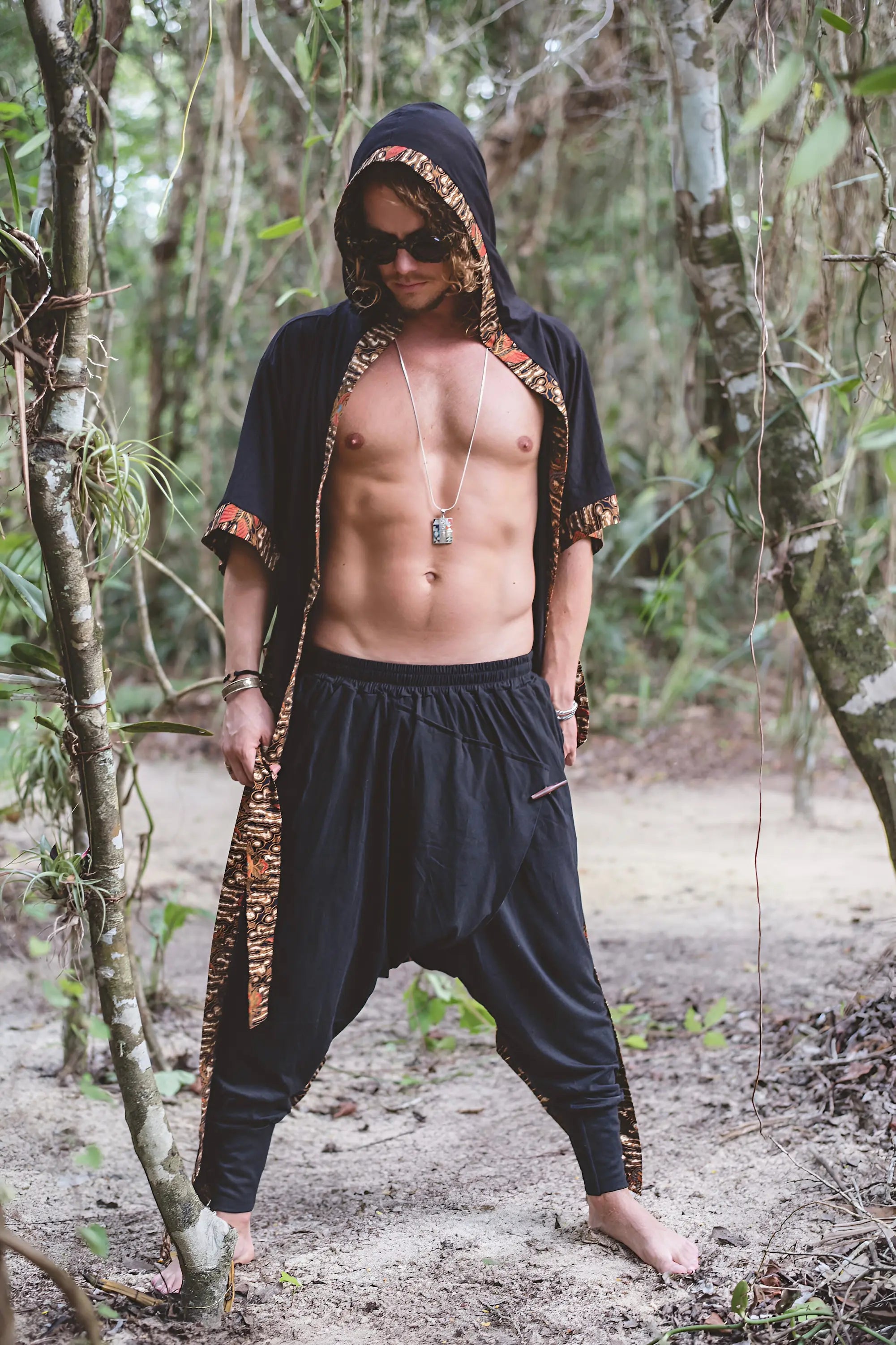 VALO Design Pants NINJA - Made from high quality Organic Cotton. Perfect, unisex drop crotch harem pants for any occasion - home lounging, yoga class, or active lifestyle.