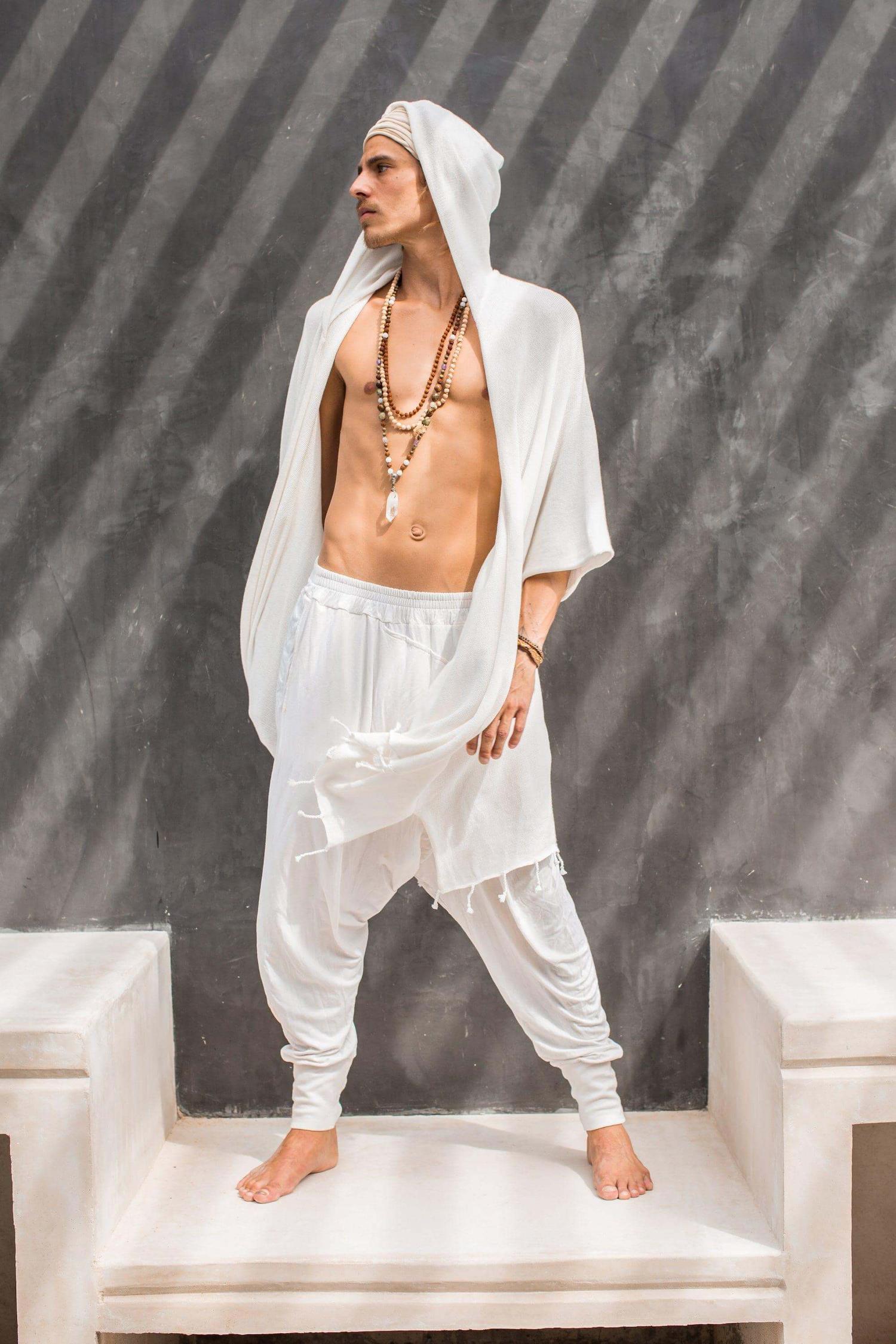 VALO Design Capes GERONIMO – A hooded cotton kimono cardigan poncho with wide armholes and a spacious back, designed to fit all sizes. Features a large hood and a long, cape-like silhouette