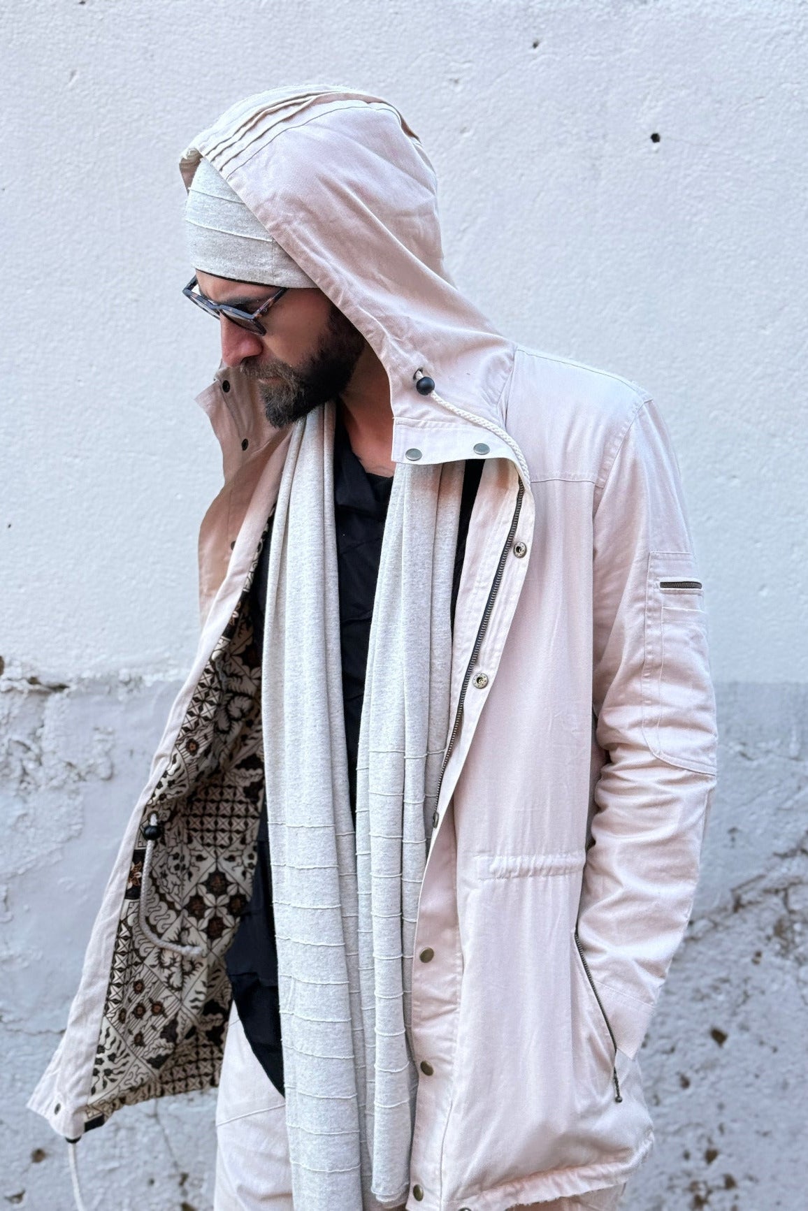 VALO Design Scarf HUIVI – Made from ultra-soft, medium-thickness natural hemp cotton fabric. Incredibly comfortable and becomes even softer with every wear