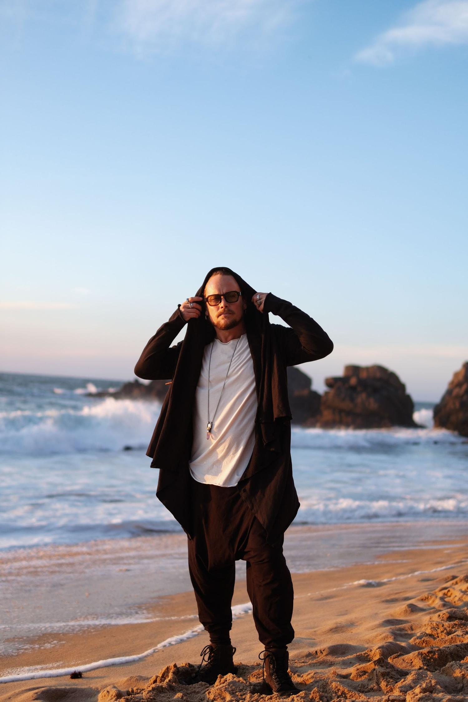 KENOBI Obsidian Black - Stylish Jedi Style Long-sleeve Hoodie Robe