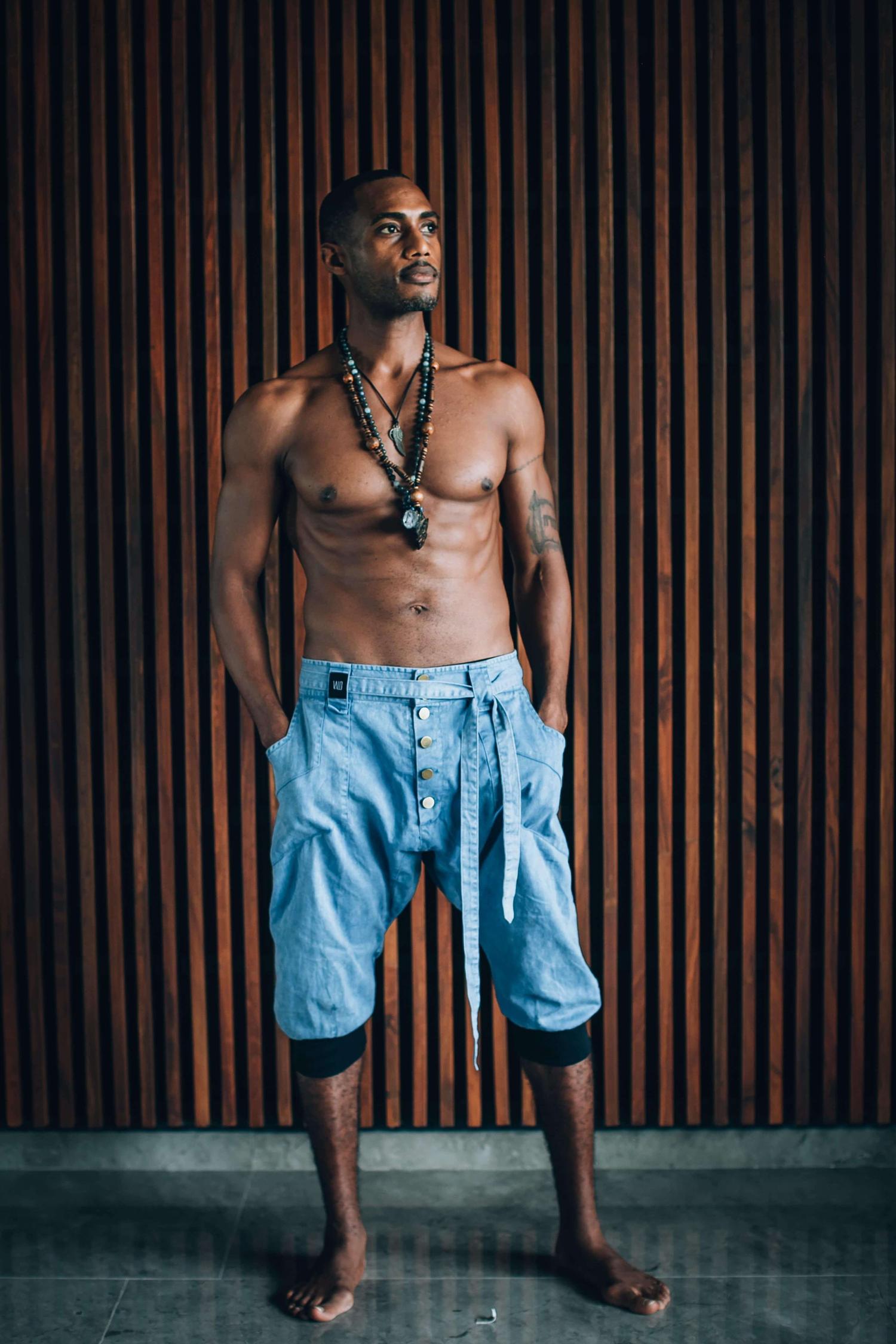 VALO Design Clothing Capris KIVI CAPRI – Crafted from high-quality 100% cotton tipis with a stonewashed effect for a unique look and superior softness