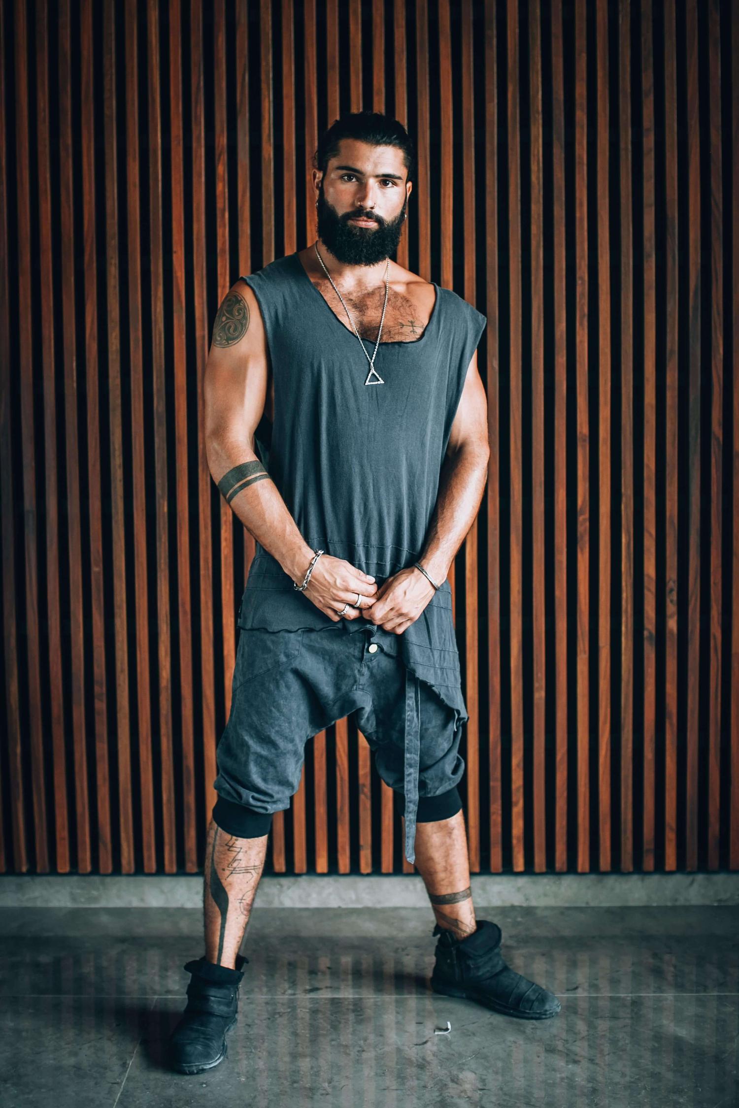 VALO Design Clothing Capris KIVI CAPRI – Crafted from high-quality 100% cotton tipis with a stonewashed effect for a unique look and superior softness