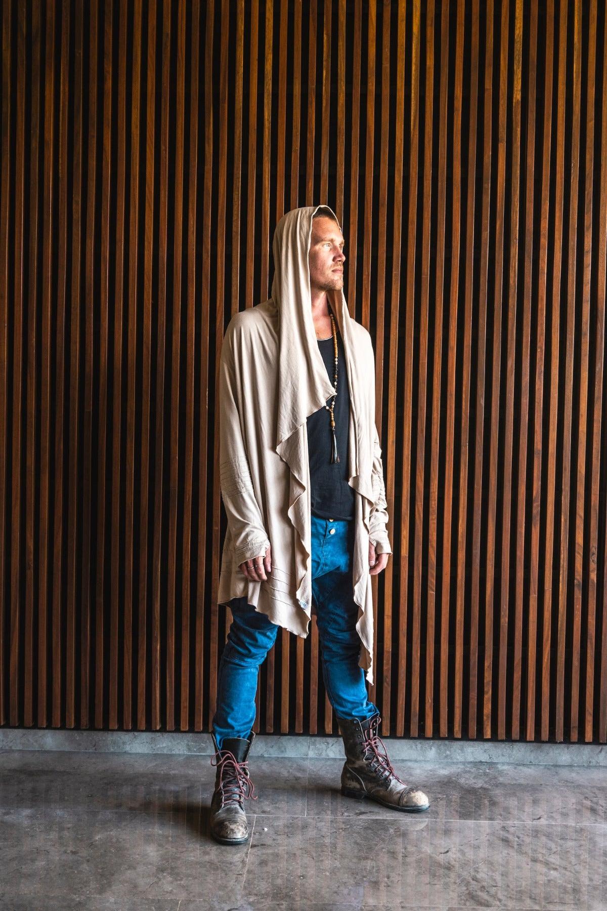 VALO Design Hoodies KUU – A unique hooded vest made from 97% eco-friendly bamboo and 3% spandex. Ultra-soft and breathable, it feels like a second skin.