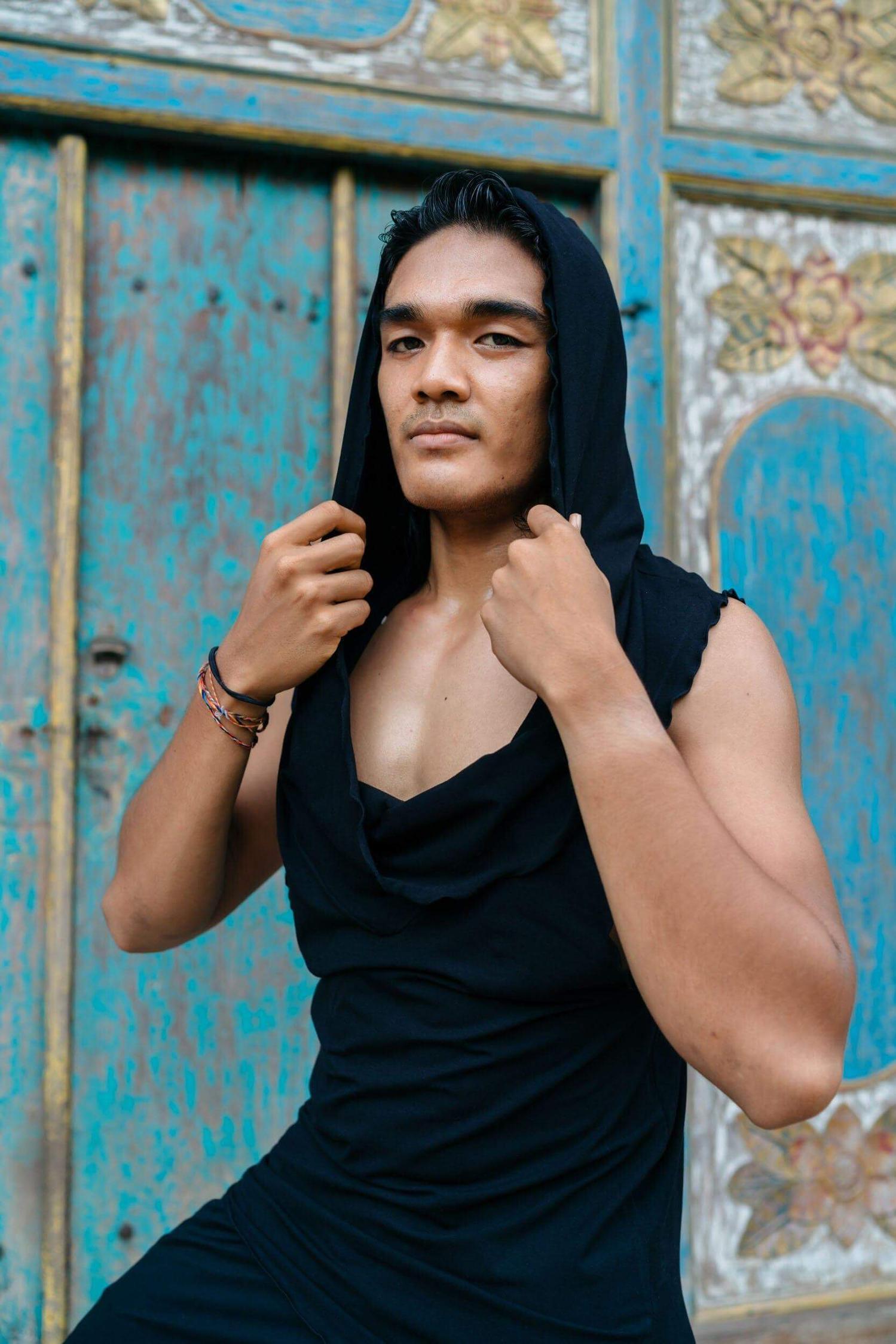 VALO Design Hoodies NOMAD Bamboo - Light and breathable cowl neck Ninja assassin style sleeveless hooded tee, made from eco-bamboo stretch