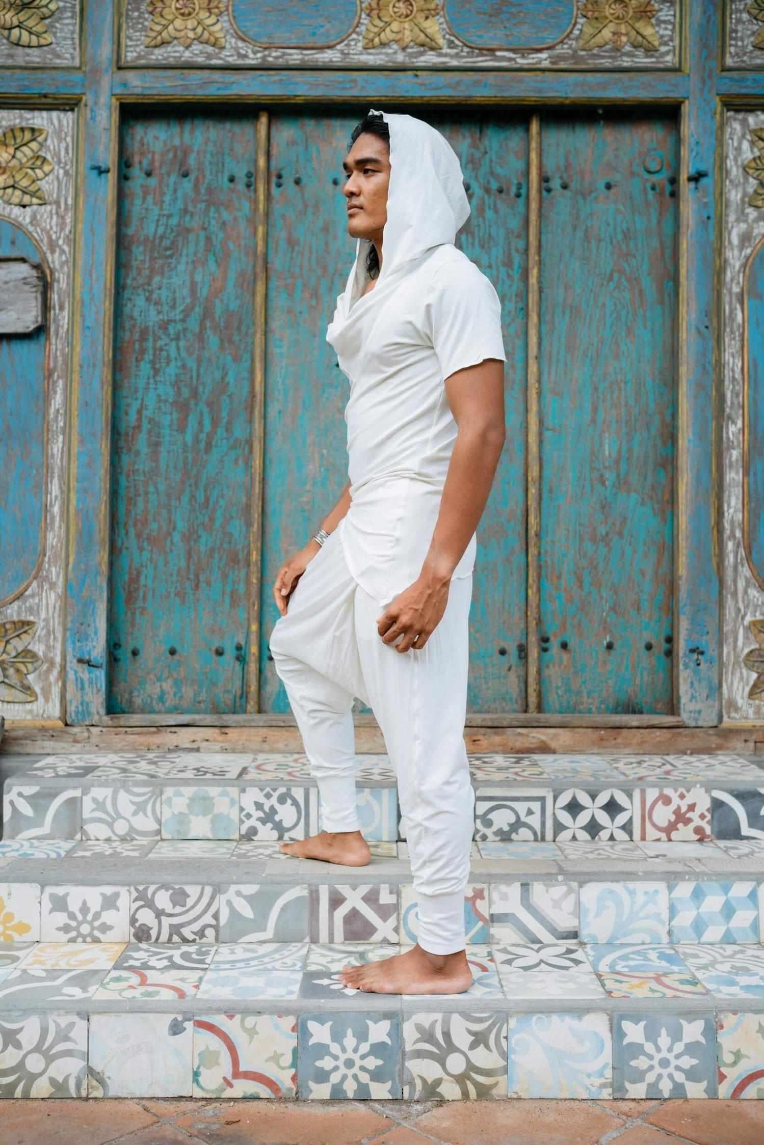 VALO Design RAUHA – A light, breathable, and striking ninja-assassin-style Jedi hooded tee, crafted from ultra-soft, high-quality organic bamboo stretch fabric