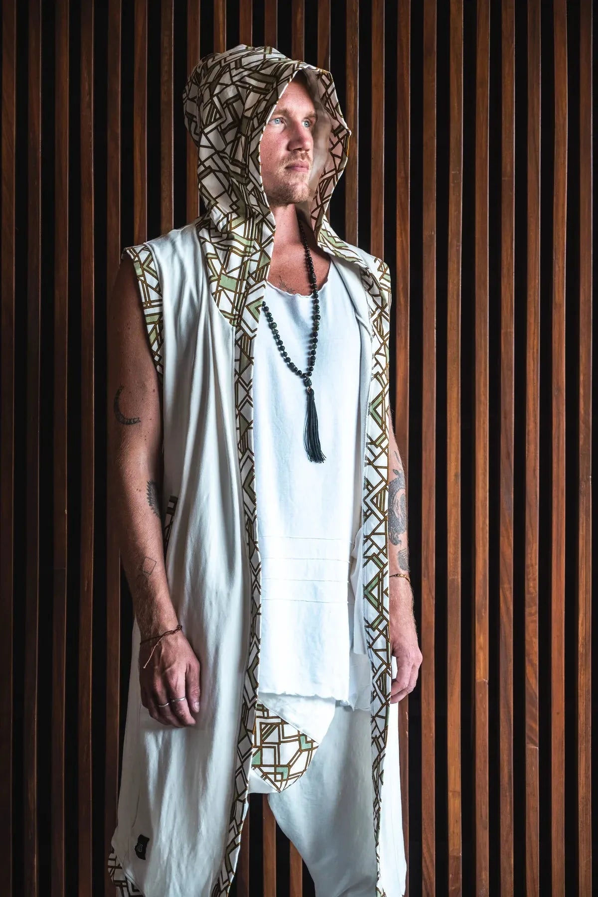 Taika Warrior Outfit White Geometric