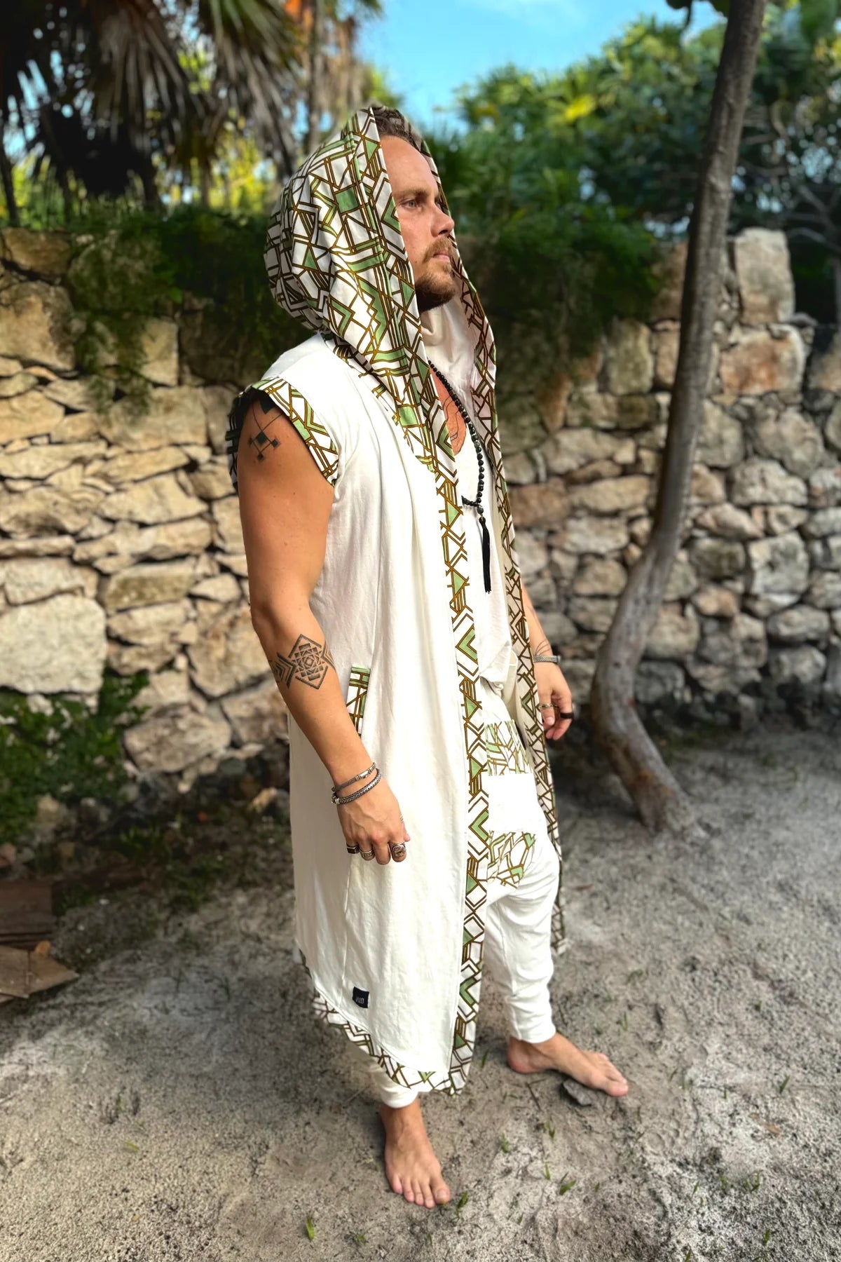 Taika Warrior Outfit White Geometric